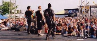 Drop with Nickelback and Three Doors Down 2004 > Drop 24